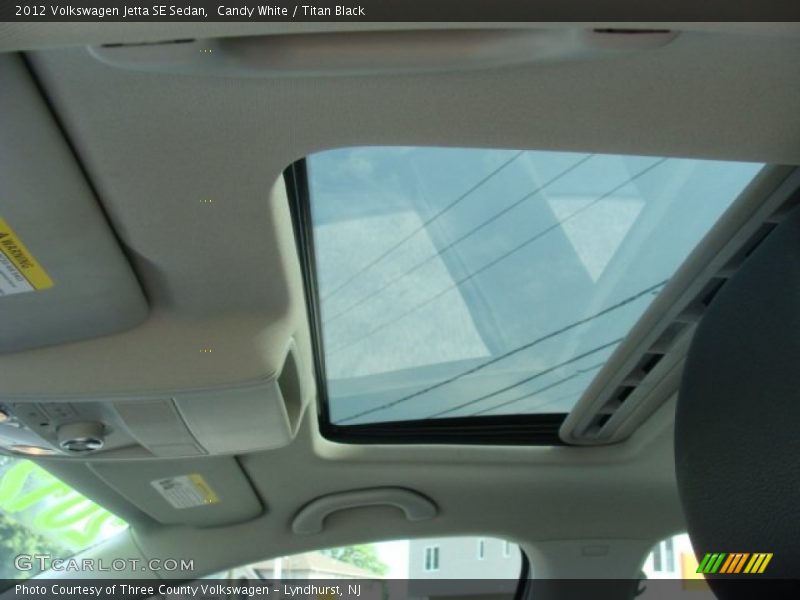 Candy White / Titan Black 2012 Volkswagen Jetta SE Sedan