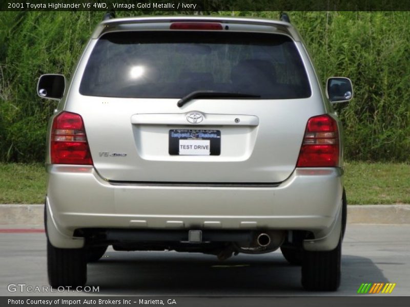 Vintage Gold Metallic / Ivory 2001 Toyota Highlander V6 4WD