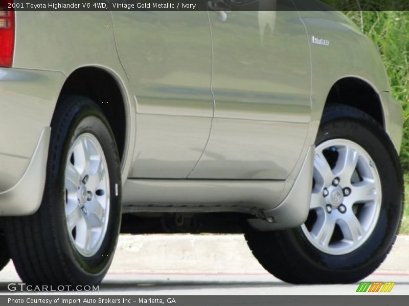 Vintage Gold Metallic / Ivory 2001 Toyota Highlander V6 4WD