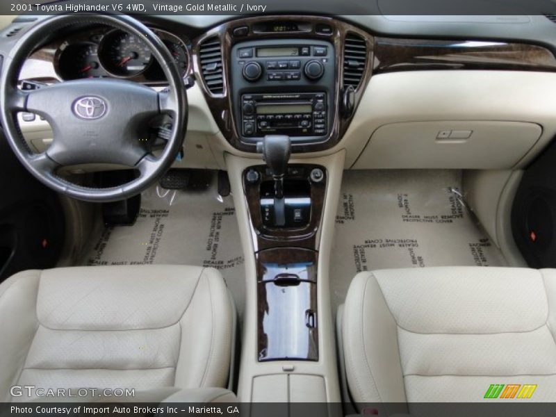 Vintage Gold Metallic / Ivory 2001 Toyota Highlander V6 4WD