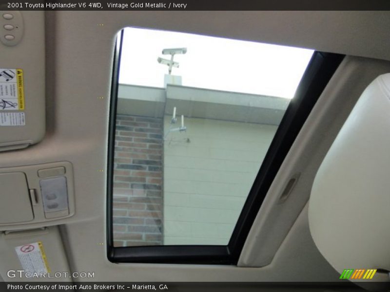 Vintage Gold Metallic / Ivory 2001 Toyota Highlander V6 4WD