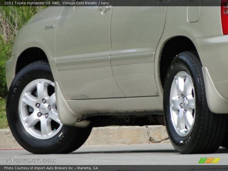 Vintage Gold Metallic / Ivory 2001 Toyota Highlander V6 4WD