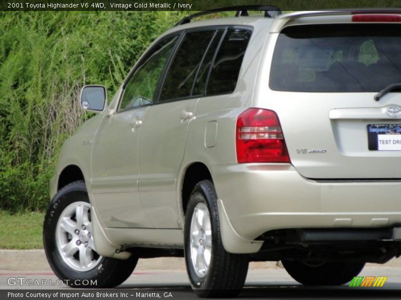 Vintage Gold Metallic / Ivory 2001 Toyota Highlander V6 4WD
