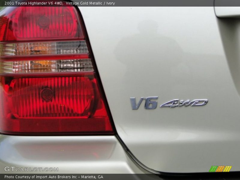 Vintage Gold Metallic / Ivory 2001 Toyota Highlander V6 4WD