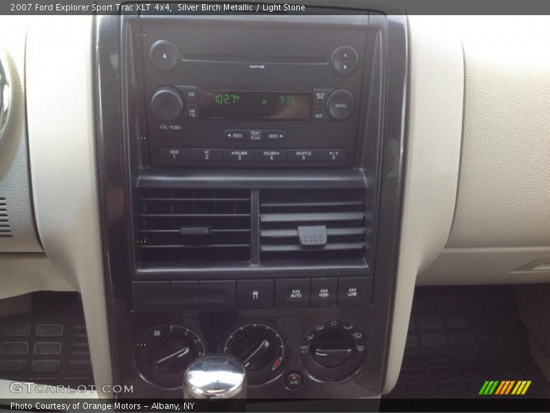 Silver Birch Metallic / Light Stone 2007 Ford Explorer Sport Trac XLT 4x4