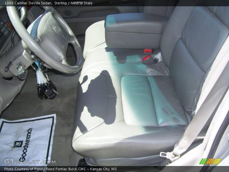 Sterling / Neutral Shale 1999 Cadillac DeVille Sedan
