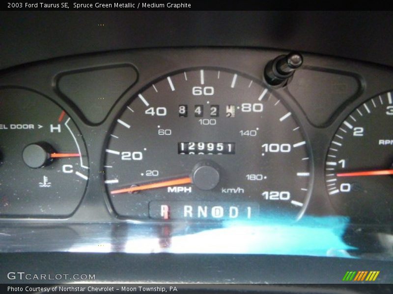 Spruce Green Metallic / Medium Graphite 2003 Ford Taurus SE
