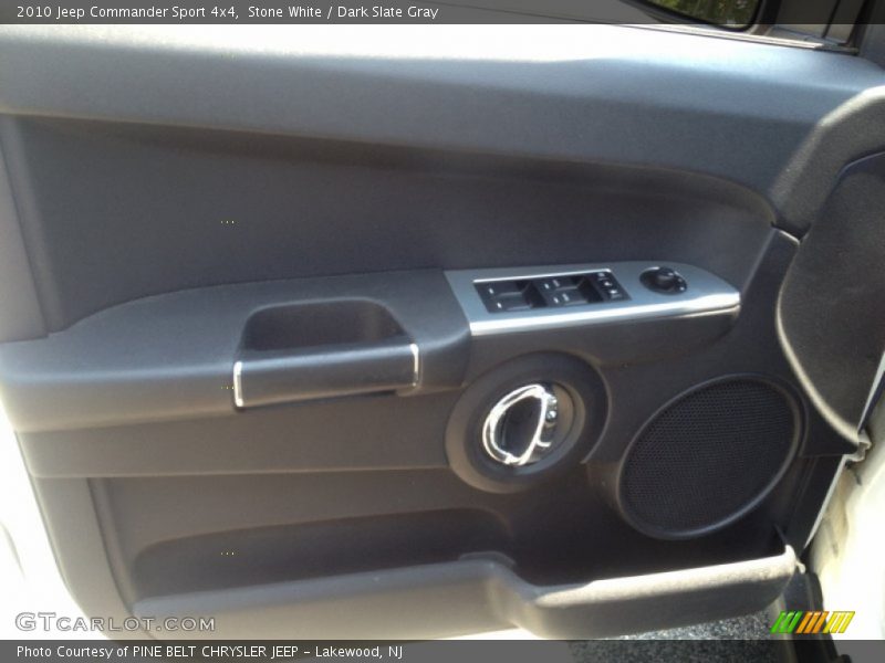 Stone White / Dark Slate Gray 2010 Jeep Commander Sport 4x4