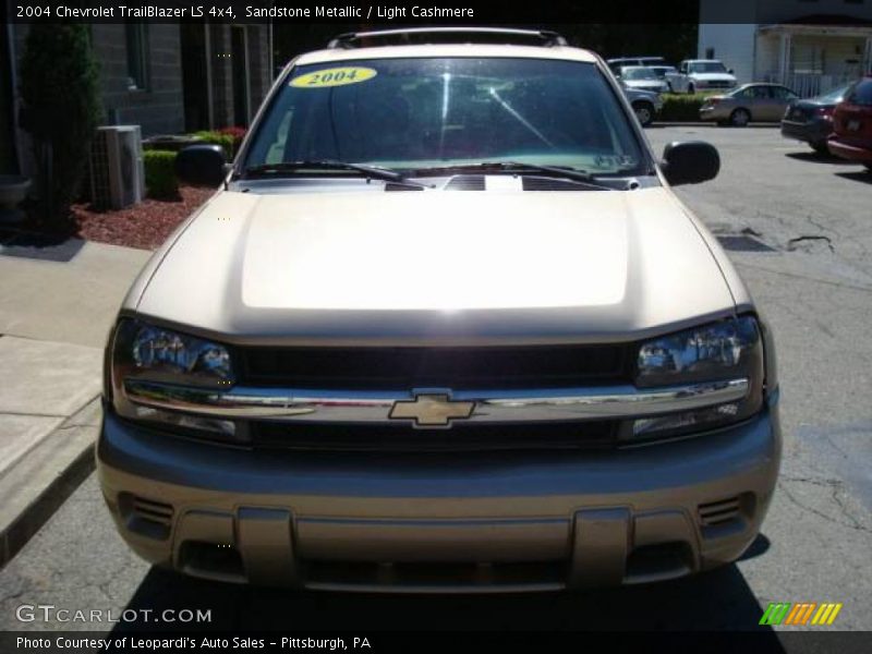 Sandstone Metallic / Light Cashmere 2004 Chevrolet TrailBlazer LS 4x4