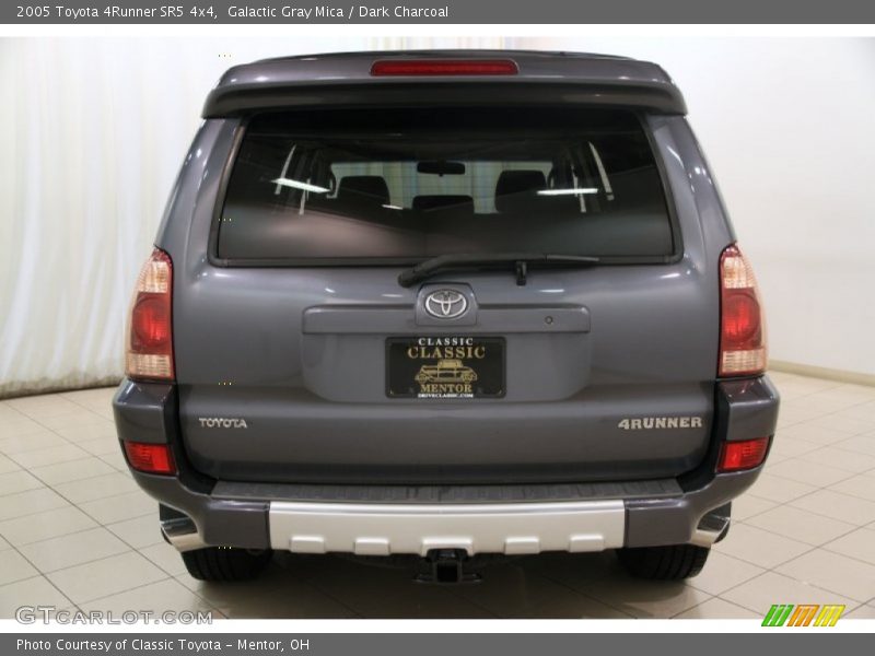 Galactic Gray Mica / Dark Charcoal 2005 Toyota 4Runner SR5 4x4