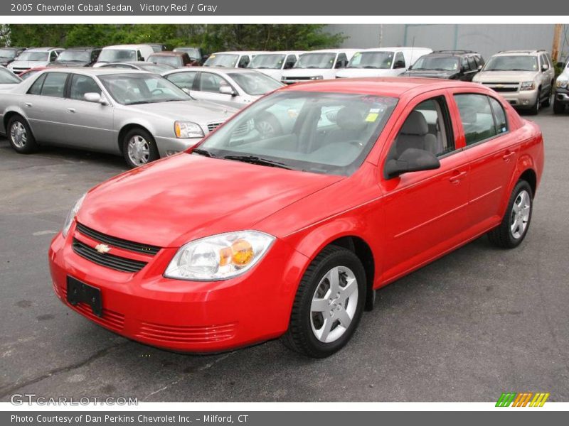 Victory Red / Gray 2005 Chevrolet Cobalt Sedan