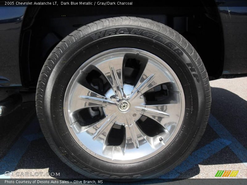 Dark Blue Metallic / Gray/Dark Charcoal 2005 Chevrolet Avalanche LT