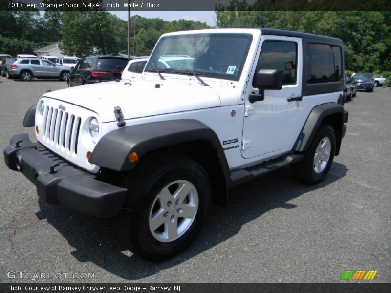 Bright White / Black 2013 Jeep Wrangler Sport S 4x4