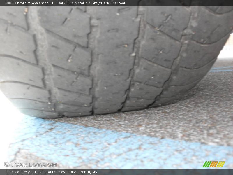 Dark Blue Metallic / Gray/Dark Charcoal 2005 Chevrolet Avalanche LT