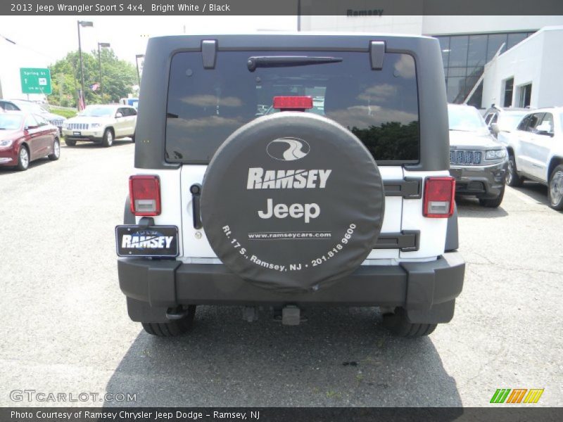 Bright White / Black 2013 Jeep Wrangler Sport S 4x4