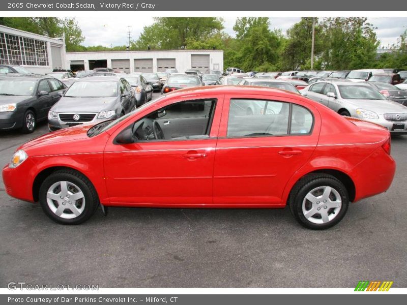 Victory Red / Gray 2005 Chevrolet Cobalt Sedan