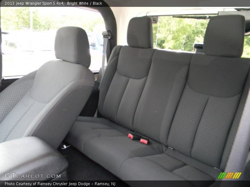 Bright White / Black 2013 Jeep Wrangler Sport S 4x4