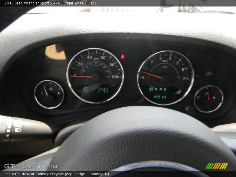 Bright White / Black 2013 Jeep Wrangler Sport S 4x4