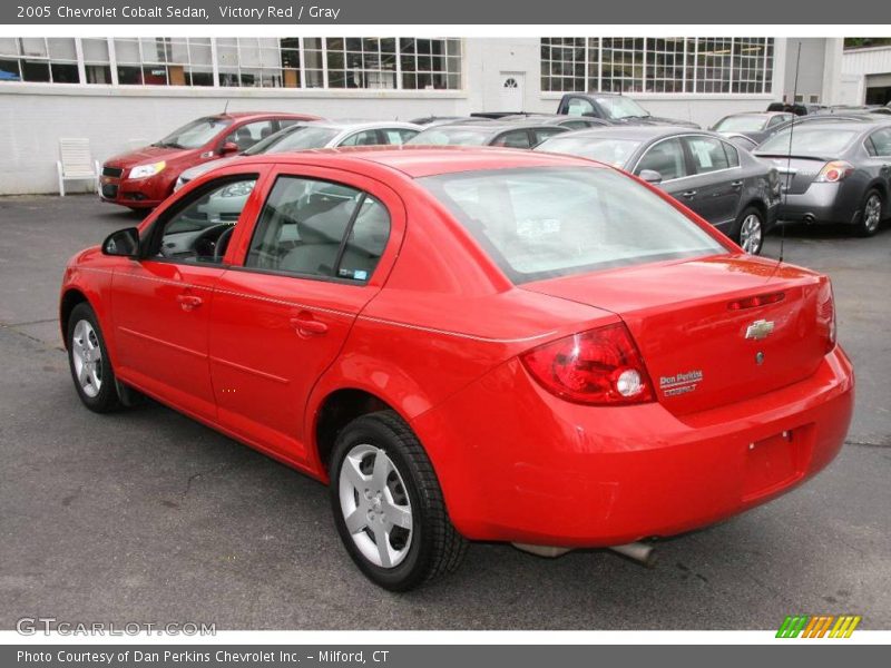 Victory Red / Gray 2005 Chevrolet Cobalt Sedan