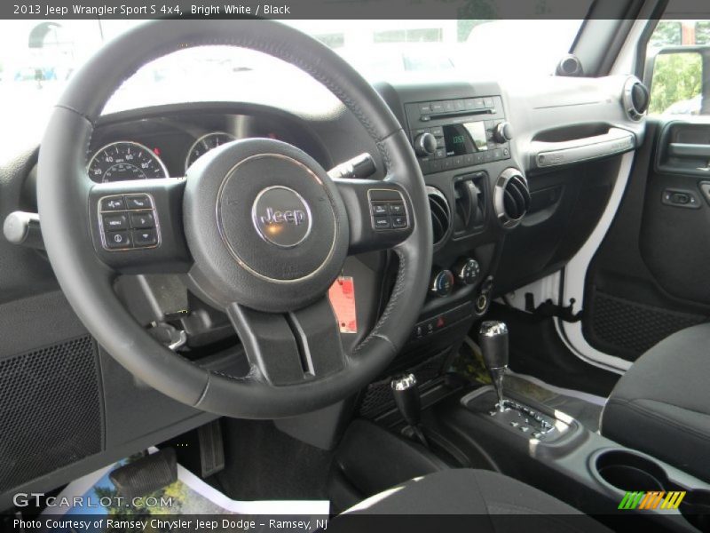 Bright White / Black 2013 Jeep Wrangler Sport S 4x4