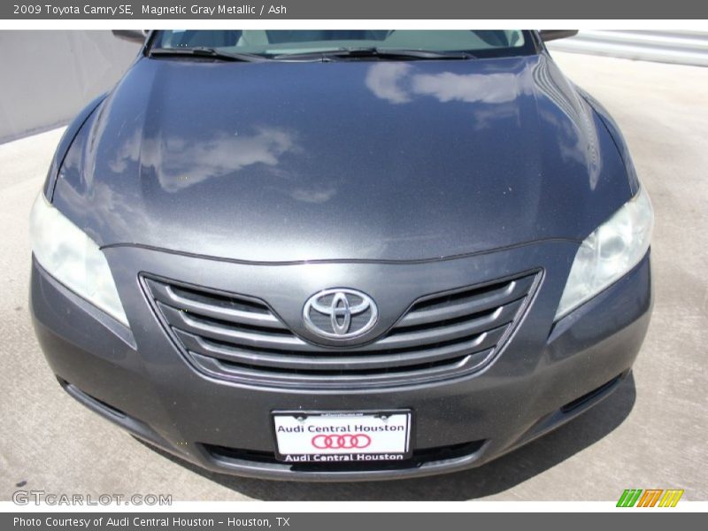 Magnetic Gray Metallic / Ash 2009 Toyota Camry SE