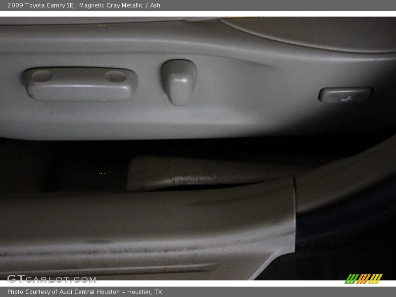 Magnetic Gray Metallic / Ash 2009 Toyota Camry SE