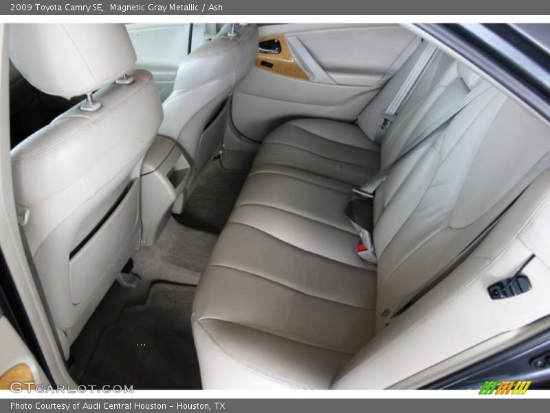 Magnetic Gray Metallic / Ash 2009 Toyota Camry SE