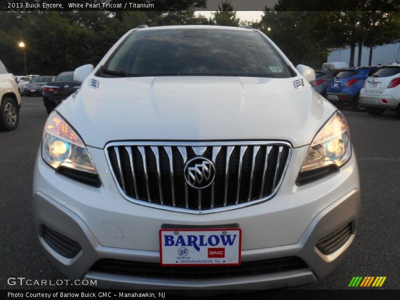 White Pearl Tricoat / Titanium 2013 Buick Encore