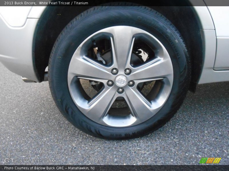 White Pearl Tricoat / Titanium 2013 Buick Encore