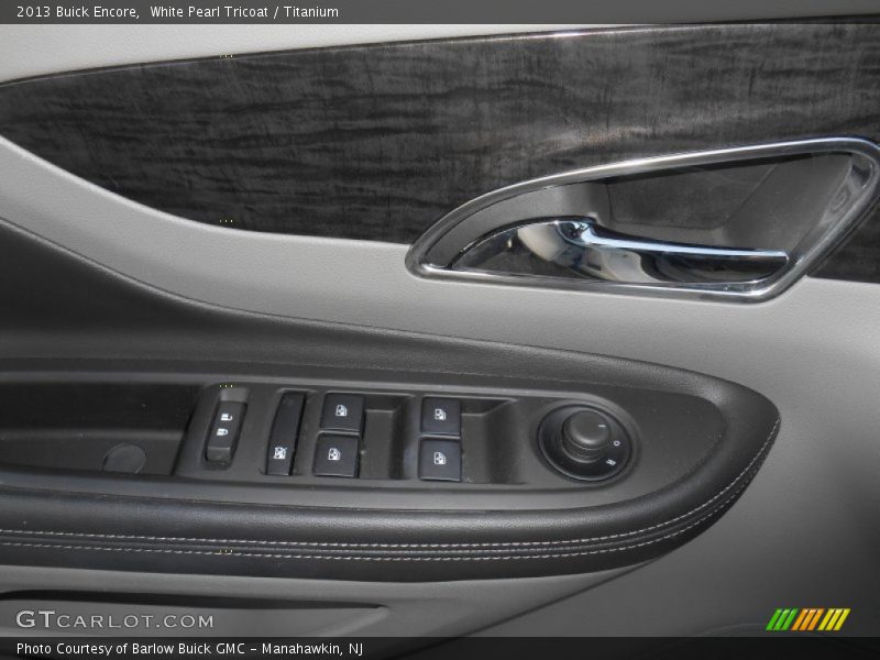 White Pearl Tricoat / Titanium 2013 Buick Encore