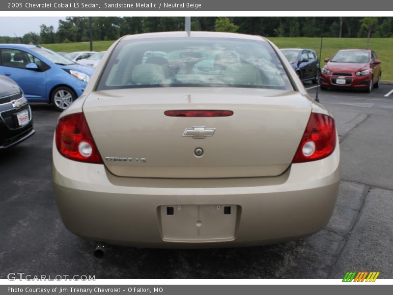 Sandstone Metallic / Neutral Beige 2005 Chevrolet Cobalt LS Sedan