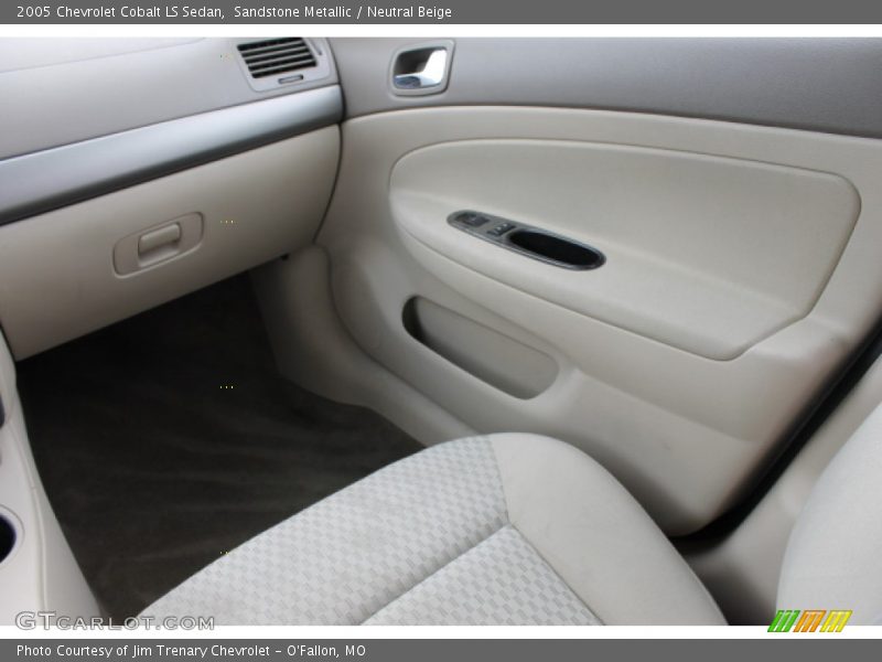 Sandstone Metallic / Neutral Beige 2005 Chevrolet Cobalt LS Sedan