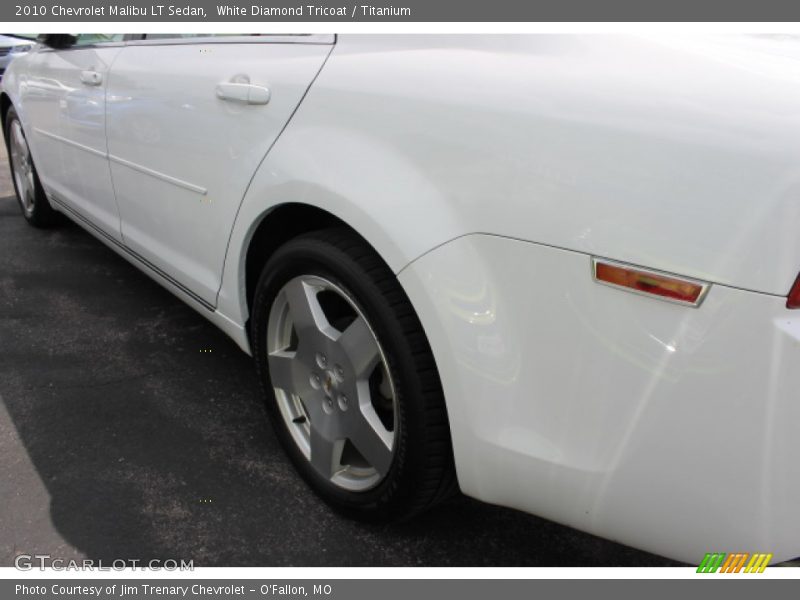 White Diamond Tricoat / Titanium 2010 Chevrolet Malibu LT Sedan