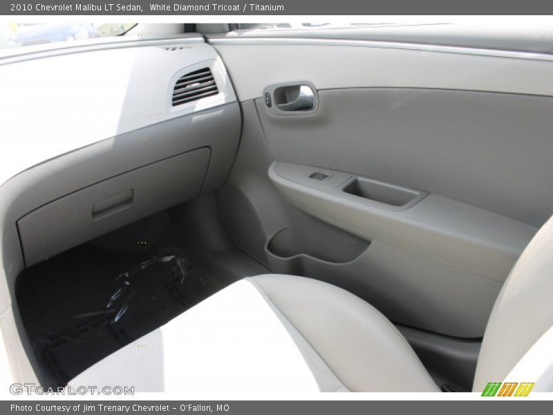White Diamond Tricoat / Titanium 2010 Chevrolet Malibu LT Sedan