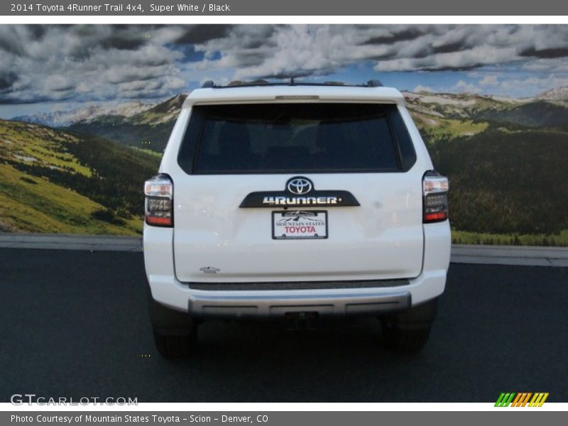 Super White / Black 2014 Toyota 4Runner Trail 4x4