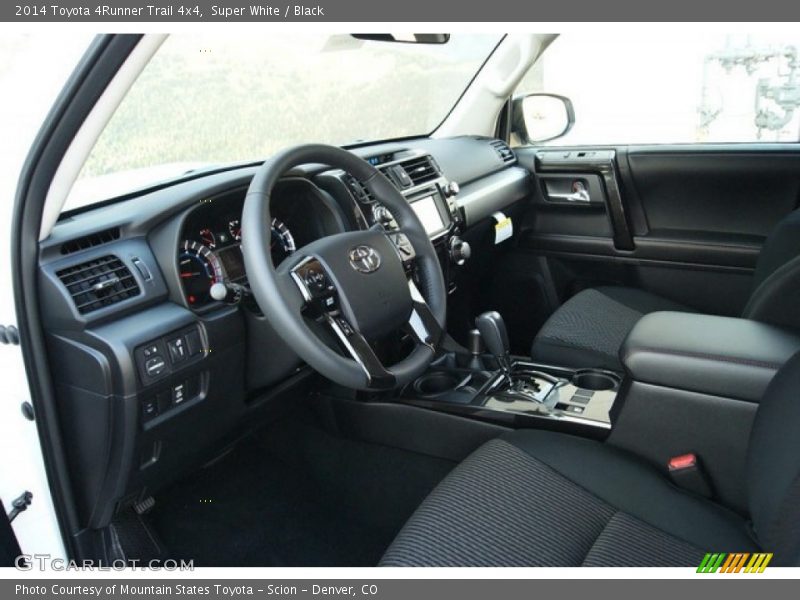 Super White / Black 2014 Toyota 4Runner Trail 4x4