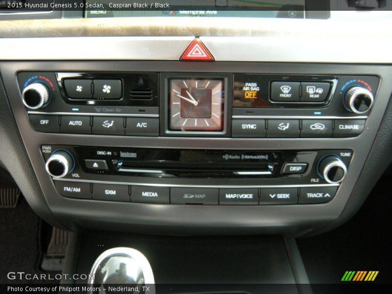 Controls of 2015 Genesis 5.0 Sedan