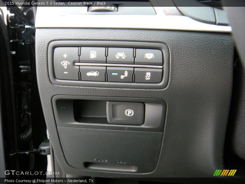 Controls of 2015 Genesis 5.0 Sedan