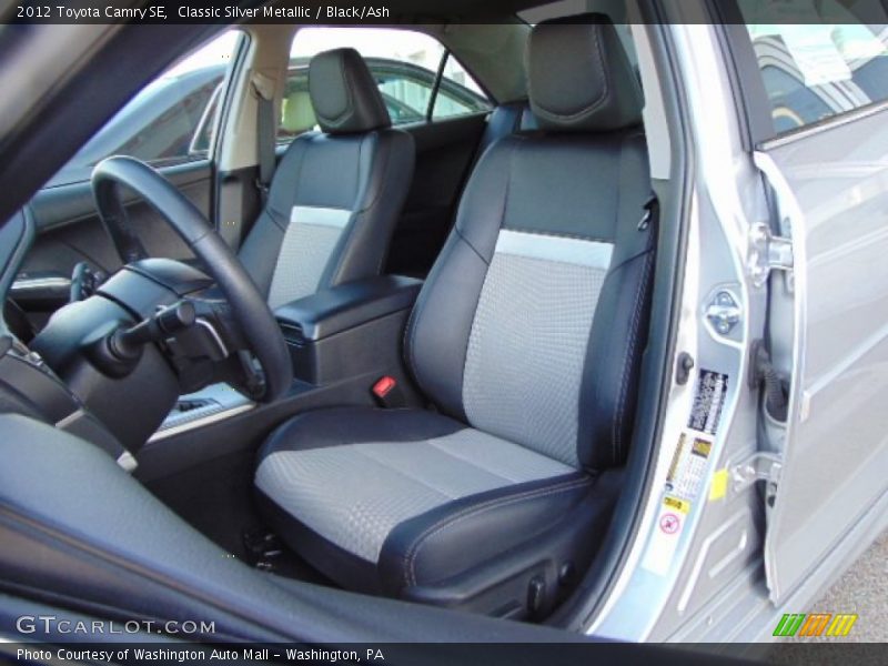 Classic Silver Metallic / Black/Ash 2012 Toyota Camry SE