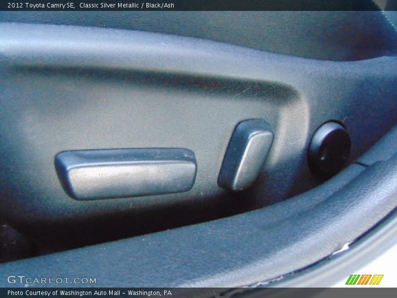 Classic Silver Metallic / Black/Ash 2012 Toyota Camry SE