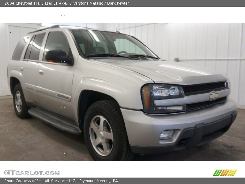Silverstone Metallic / Dark Pewter 2004 Chevrolet TrailBlazer LT 4x4