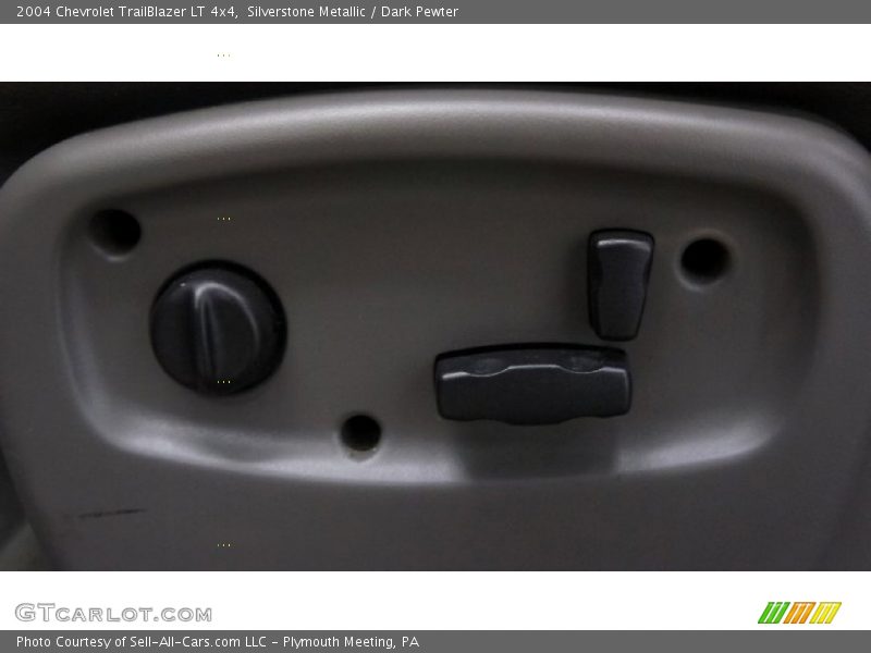 Silverstone Metallic / Dark Pewter 2004 Chevrolet TrailBlazer LT 4x4