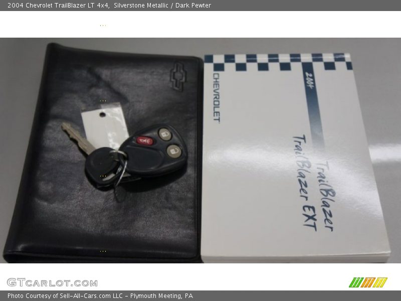 Silverstone Metallic / Dark Pewter 2004 Chevrolet TrailBlazer LT 4x4