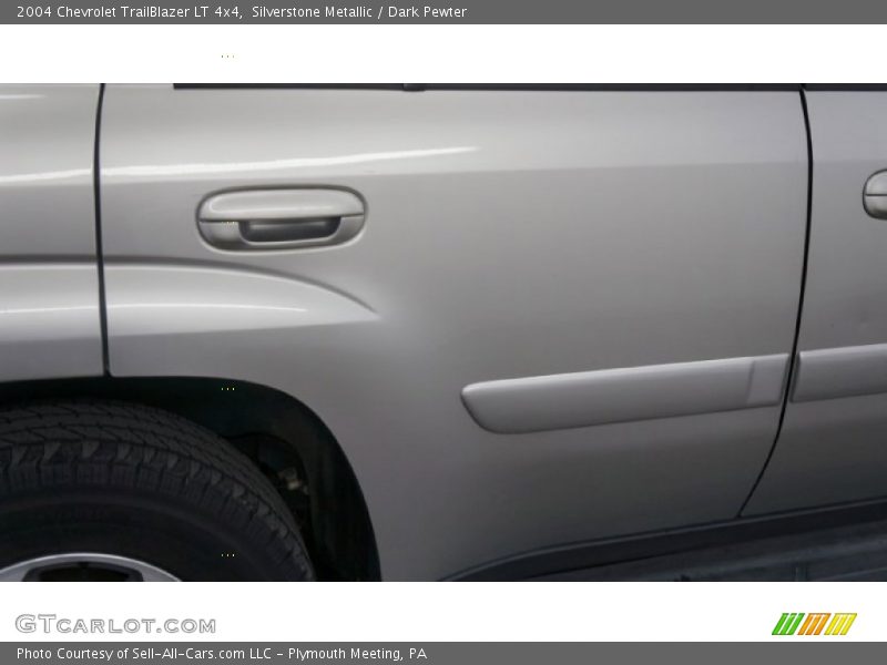 Silverstone Metallic / Dark Pewter 2004 Chevrolet TrailBlazer LT 4x4