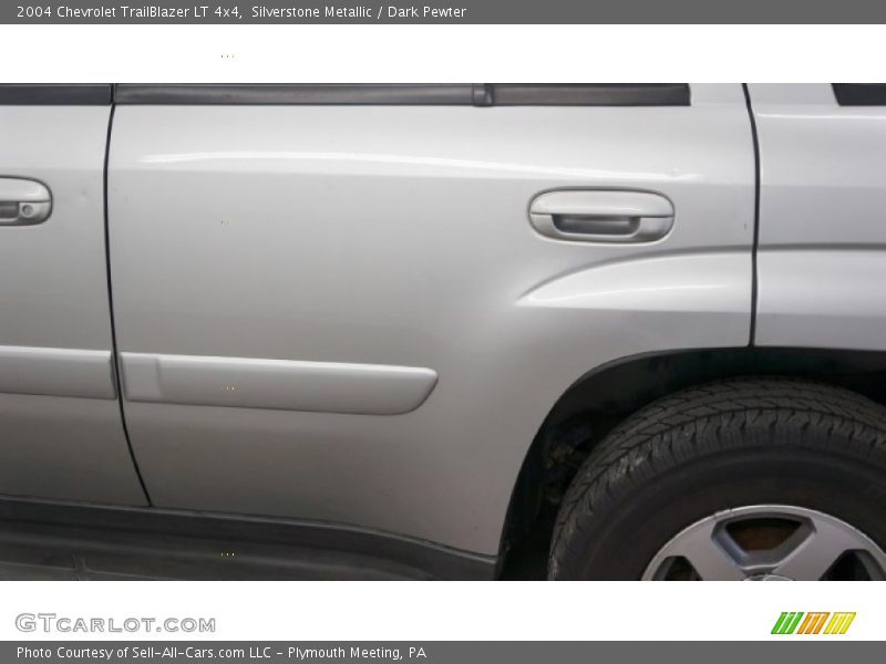 Silverstone Metallic / Dark Pewter 2004 Chevrolet TrailBlazer LT 4x4