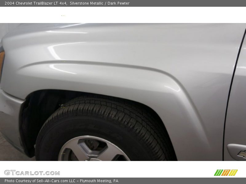 Silverstone Metallic / Dark Pewter 2004 Chevrolet TrailBlazer LT 4x4