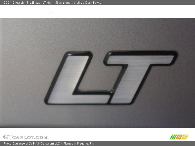Silverstone Metallic / Dark Pewter 2004 Chevrolet TrailBlazer LT 4x4