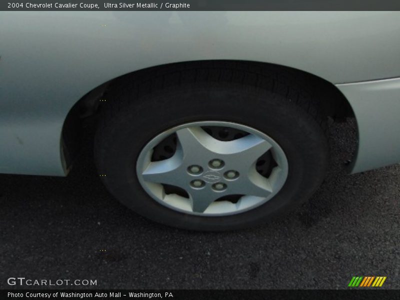 Ultra Silver Metallic / Graphite 2004 Chevrolet Cavalier Coupe