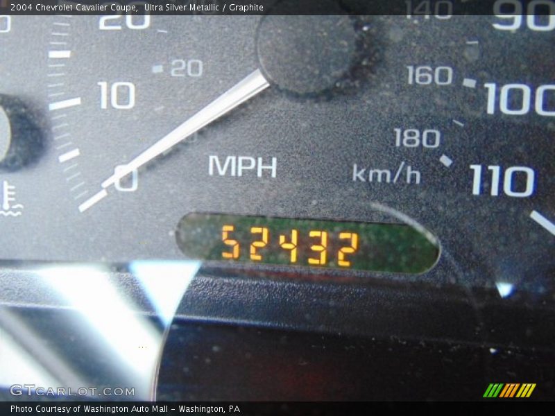 Ultra Silver Metallic / Graphite 2004 Chevrolet Cavalier Coupe