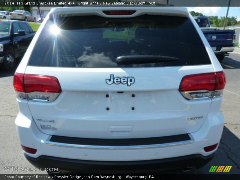 Bright White / New Zealand Black/Light Frost 2014 Jeep Grand Cherokee Limited 4x4